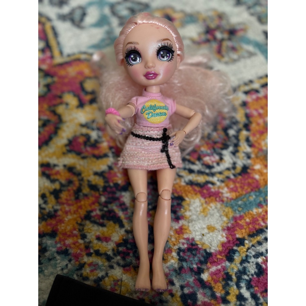 Rainbow High Bella Parker‎ Pacific Coast California Dream Doll MGA